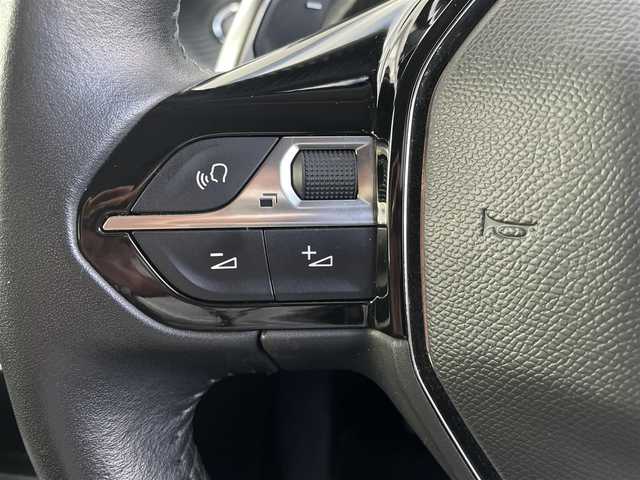 プジョー ２０８ アリュール 東京都 2020(令2)年 3.3万km 黄 純正ナビ／ＤＴＶ/ＵＳＢ／ＢＴオーディオ/Ｂカメラ/ワイヤレス充電/前後ドラレコ/ＥＴＣ/ワイヤレス充電/クティブセーフティブレーキ/電動パーキングブレーキ