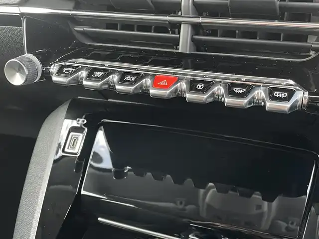 プジョー ２０８ アリュール 東京都 2020(令2)年 3.3万km 黄 純正ナビ／ＤＴＶ/ＵＳＢ／ＢＴオーディオ/Ｂカメラ/ワイヤレス充電/前後ドラレコ/ＥＴＣ/ワイヤレス充電/クティブセーフティブレーキ/電動パーキングブレーキ