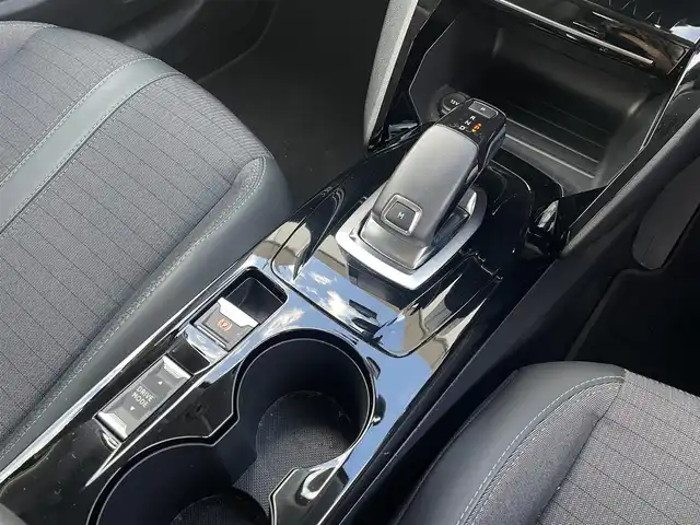 プジョー ２０８ アリュール 東京都 2020(令2)年 3.3万km 黄 純正ナビ／ＤＴＶ/ＵＳＢ／ＢＴオーディオ/Ｂカメラ/ワイヤレス充電/前後ドラレコ/ＥＴＣ/ワイヤレス充電/クティブセーフティブレーキ/電動パーキングブレーキ