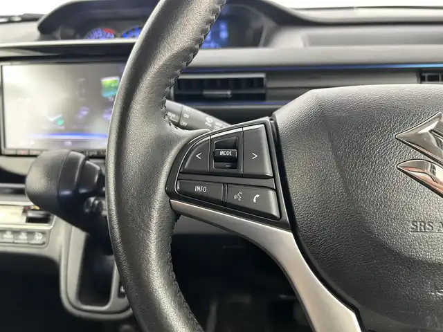 スズキ ワゴンＲ HYBRID FZ 千葉県 2020(令2)年 6.4万km クールカーキPM 禁煙車/スズキセーフティサポート/・デュアルセンサーブレーキサポート/・ヘッドアップディスプレイ/・車線逸脱警報システム/・コーナーセンサー/純正８インチメモリナビ/・型番：CN-RZ853/・CD/DVD/Bluetooth/フルセグTV/・全方位カメラ/D席シートヒーター/革巻きステアリング/・ステアリングスイッチ/純正フロアマット/純正１４インチAW/オートライト/・LEDヘッドライト/スマートキー&プッシュスタート