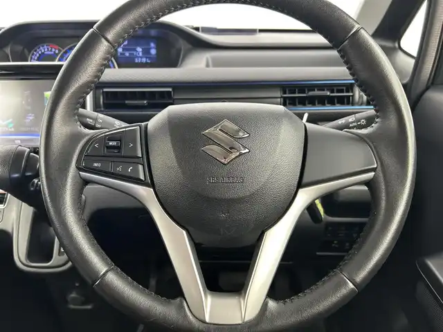 スズキ ワゴンＲ HYBRID FZ 千葉県 2020(令2)年 6.4万km クールカーキPM 禁煙車/スズキセーフティサポート/・デュアルセンサーブレーキサポート/・ヘッドアップディスプレイ/・車線逸脱警報システム/・コーナーセンサー/純正８インチメモリナビ/・型番：CN-RZ853/・CD/DVD/Bluetooth/フルセグTV/・全方位カメラ/D席シートヒーター/革巻きステアリング/・ステアリングスイッチ/純正フロアマット/純正１４インチAW/オートライト/・LEDヘッドライト/スマートキー&プッシュスタート