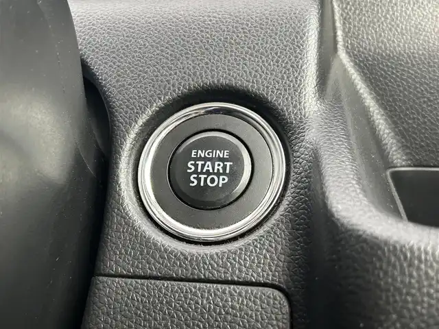 スズキ ワゴンＲ HYBRID FZ 千葉県 2020(令2)年 6.4万km クールカーキPM 禁煙車/スズキセーフティサポート/・デュアルセンサーブレーキサポート/・ヘッドアップディスプレイ/・車線逸脱警報システム/・コーナーセンサー/純正８インチメモリナビ/・型番：CN-RZ853/・CD/DVD/Bluetooth/フルセグTV/・全方位カメラ/D席シートヒーター/革巻きステアリング/・ステアリングスイッチ/純正フロアマット/純正１４インチAW/オートライト/・LEDヘッドライト/スマートキー&プッシュスタート