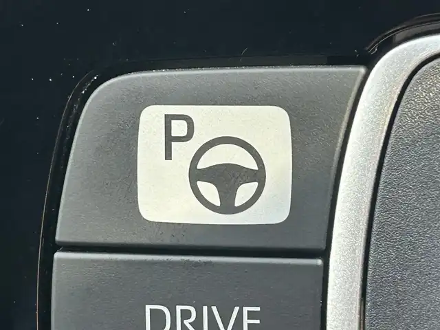 トヨタ アクア Z 岡山県 2022(令4)年 1.6万km プラチナホワイトパールマイカ 登録時走行距離16001km/純正10.5インチナビ/(AM/FM/TV/Bluetooth)/バックカメラ/トヨタセーフティセンス/・プリクラッシュセーフティ/・レーンディパーチャーアラート/・アダプティブクルーズコントロール/・オートマチックハイビーム/ドライブレコーダー/ビルトインETC/シートヒーター(D+N席)/ステアリングヒーター/100V充電/純正15インチアルミホイール/ヘッドライトレベライザー/プッシュスタート/スマートキー