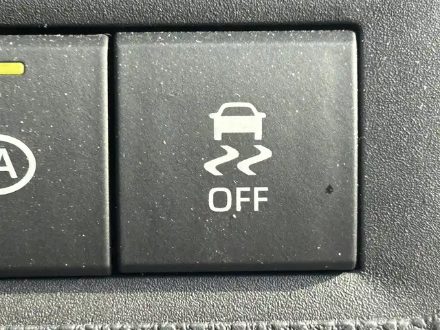 トヨタ アクア Z 岡山県 2022(令4)年 1.6万km プラチナホワイトパールマイカ 登録時走行距離16001km/純正10.5インチナビ/(AM/FM/TV/Bluetooth)/バックカメラ/トヨタセーフティセンス/・プリクラッシュセーフティ/・レーンディパーチャーアラート/・アダプティブクルーズコントロール/・オートマチックハイビーム/ドライブレコーダー/ビルトインETC/シートヒーター(D+N席)/ステアリングヒーター/100V充電/純正15インチアルミホイール/ヘッドライトレベライザー/プッシュスタート/スマートキー