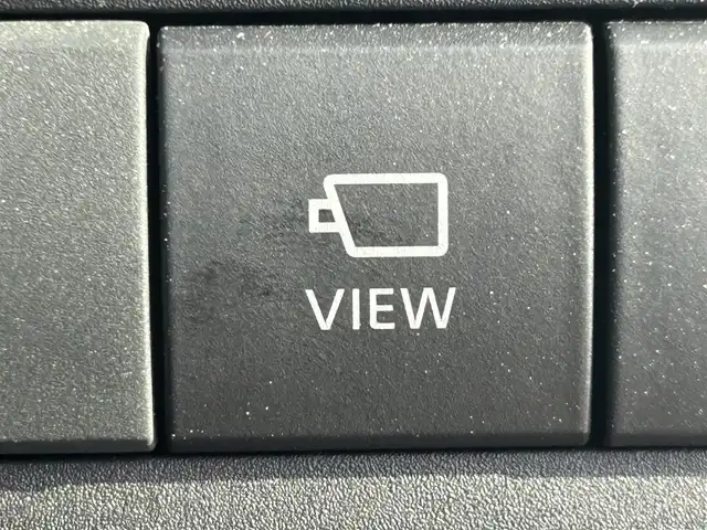 トヨタ アクア Z 岡山県 2022(令4)年 1.6万km プラチナホワイトパールマイカ 登録時走行距離16001km/純正10.5インチナビ/(AM/FM/TV/Bluetooth)/バックカメラ/トヨタセーフティセンス/・プリクラッシュセーフティ/・レーンディパーチャーアラート/・アダプティブクルーズコントロール/・オートマチックハイビーム/ドライブレコーダー/ビルトインETC/シートヒーター(D+N席)/ステアリングヒーター/100V充電/純正15インチアルミホイール/ヘッドライトレベライザー/プッシュスタート/スマートキー