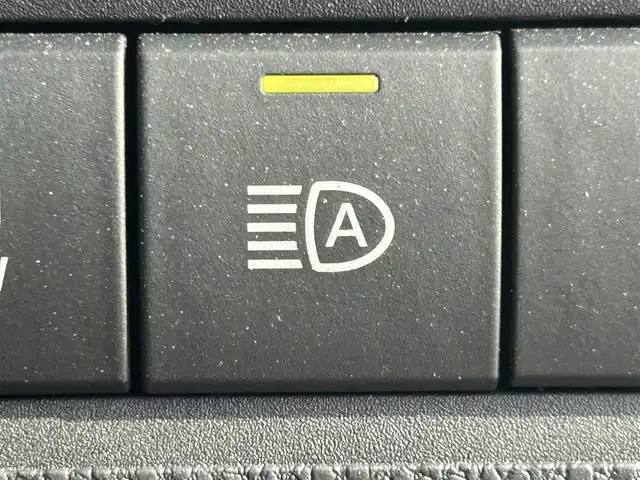 トヨタ アクア Z 岡山県 2022(令4)年 1.6万km プラチナホワイトパールマイカ 登録時走行距離16001km/純正10.5インチナビ/(AM/FM/TV/Bluetooth)/バックカメラ/トヨタセーフティセンス/・プリクラッシュセーフティ/・レーンディパーチャーアラート/・アダプティブクルーズコントロール/・オートマチックハイビーム/ドライブレコーダー/ビルトインETC/シートヒーター(D+N席)/ステアリングヒーター/100V充電/純正15インチアルミホイール/ヘッドライトレベライザー/プッシュスタート/スマートキー