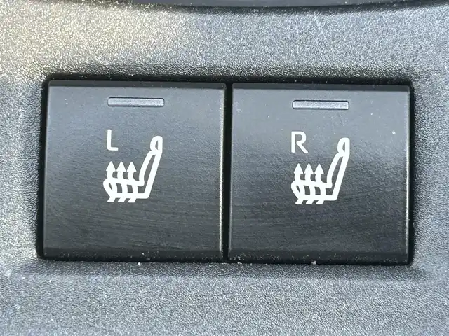 トヨタ アクア Z 岡山県 2022(令4)年 1.6万km プラチナホワイトパールマイカ 登録時走行距離16001km/純正10.5インチナビ/(AM/FM/TV/Bluetooth)/バックカメラ/トヨタセーフティセンス/・プリクラッシュセーフティ/・レーンディパーチャーアラート/・アダプティブクルーズコントロール/・オートマチックハイビーム/ドライブレコーダー/ビルトインETC/シートヒーター(D+N席)/ステアリングヒーター/100V充電/純正15インチアルミホイール/ヘッドライトレベライザー/プッシュスタート/スマートキー