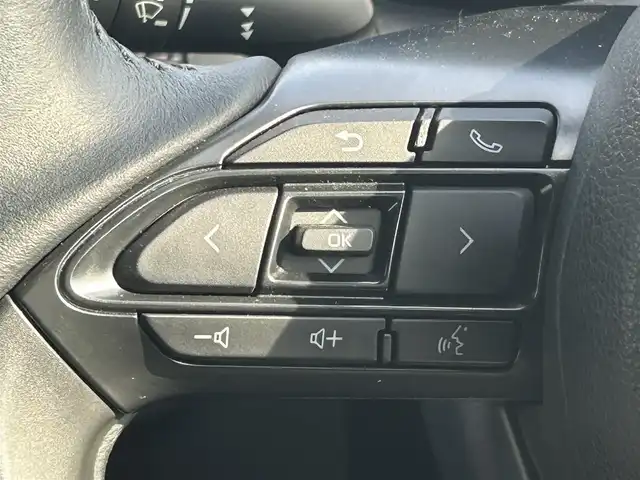 トヨタ アクア Z 岡山県 2022(令4)年 1.6万km プラチナホワイトパールマイカ 登録時走行距離16001km/純正10.5インチナビ/(AM/FM/TV/Bluetooth)/バックカメラ/トヨタセーフティセンス/・プリクラッシュセーフティ/・レーンディパーチャーアラート/・アダプティブクルーズコントロール/・オートマチックハイビーム/ドライブレコーダー/ビルトインETC/シートヒーター(D+N席)/ステアリングヒーター/100V充電/純正15インチアルミホイール/ヘッドライトレベライザー/プッシュスタート/スマートキー