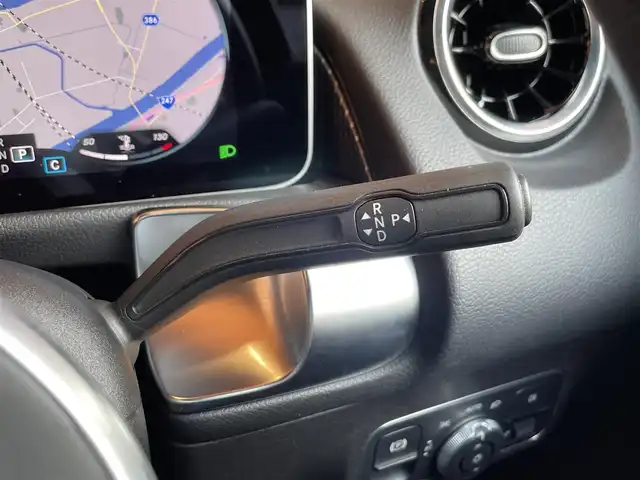 メルセデス・ベンツ ＧＬＢ２００ｄ 愛知県 2020(令2)年 1.1万km デニムブルー レーダーセーフティーパッケージ　/ACC　/レーンキープ　/360°カメラ/ブラインドスポット　/ナビゲーションパッケージ　/フルセグTV　/ETC/ハーフレザー　/シートヒーター/パワーテールゲート　/LEDヘッドライト/スマートキー/純正18インチアルミホイール
