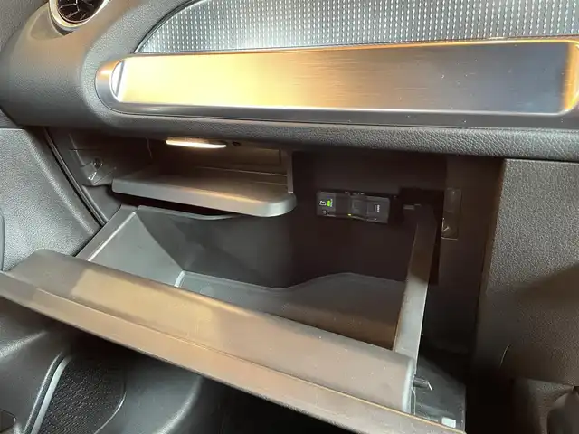 メルセデス・ベンツ ＧＬＢ２００ｄ 愛知県 2020(令2)年 1.1万km デニムブルー レーダーセーフティーパッケージ　/ACC　/レーンキープ　/360°カメラ/ブラインドスポット　/ナビゲーションパッケージ　/フルセグTV　/ETC/ハーフレザー　/シートヒーター/パワーテールゲート　/LEDヘッドライト/スマートキー/純正18インチアルミホイール