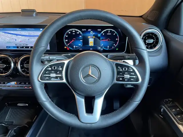 メルセデス・ベンツ ＧＬＢ２００ｄ 愛知県 2020(令2)年 1.1万km デニムブルー レーダーセーフティーパッケージ　/ACC　/レーンキープ　/360°カメラ/ブラインドスポット　/ナビゲーションパッケージ　/フルセグTV　/ETC/ハーフレザー　/シートヒーター/パワーテールゲート　/LEDヘッドライト/スマートキー/純正18インチアルミホイール