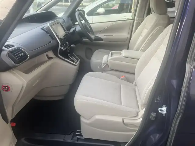 日産 セレナ X 愛知県 2016(平28)年 13.2万km アズライトブルー