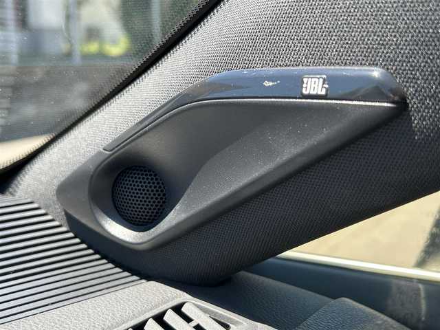 トヨタ ハリアー ハイブリッド Z レザーパッケージ 佐賀県 2020(令2)年 6.8万km プレシャスブラックパール JBLプレミアムサウンド/調光パノラマルーフ/トヨタセーフティセンス/・プリクラッシュセーフティ/・レーダークルーズコントロール/・オートマチックハイビーム/・レーントレーシングアシスト/デジタルインナーミラー/ブラインドスポットモニター/クリアランスソナー/T-Connectナビ/・フルセグTV/BT/・アラウンドビューモニター/レザーシート/シートヒーター/シートベンチレーター/パワーシート/シートメモリ/LEDヘッドライト/フォグランプ/オートライト/純正19インチAW/フロアマット/ETC2.0/プッシュスタート/電動パーキングスイッチ/革巻きステアリング/ステアリングヒーター/ステアリングスイッチ/オートワイパー/アイドリングストップ/RS-Rダウンサス/ISOFIX/エアバックW/サイド/カーテン/スペアキー×1/取扱説明書/保証書