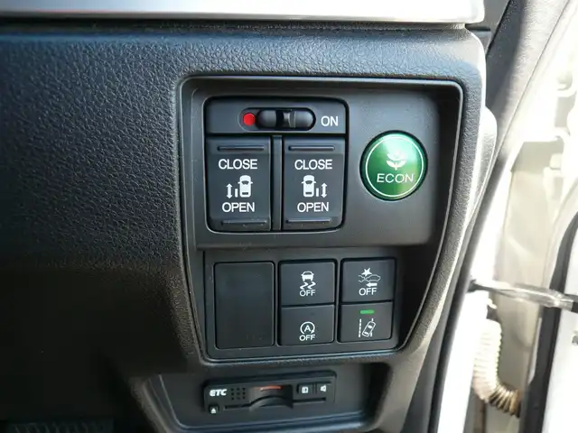 ホンダ オデッセイ アブソルート EX ADV 静岡県 2015(平27)年 6.4万km ホワイトオーキッドパール ワンオーナー/禁煙車/純正インターナビ/フリップダウンモニター/全周囲カメラ/フルセグテレビ/Bluetooth/DVD再生/USB/HDMI/ホンダセンシング/・衝突軽減ブレーキ/・ブラインドスポット/・先行車発進お知らせ/・路外逸脱抑制システム/・標識認識機能/・レーダークルーズ/オートライト/LEDヘッドライト/スマートキー/ETC/新車保証書/取扱説明書