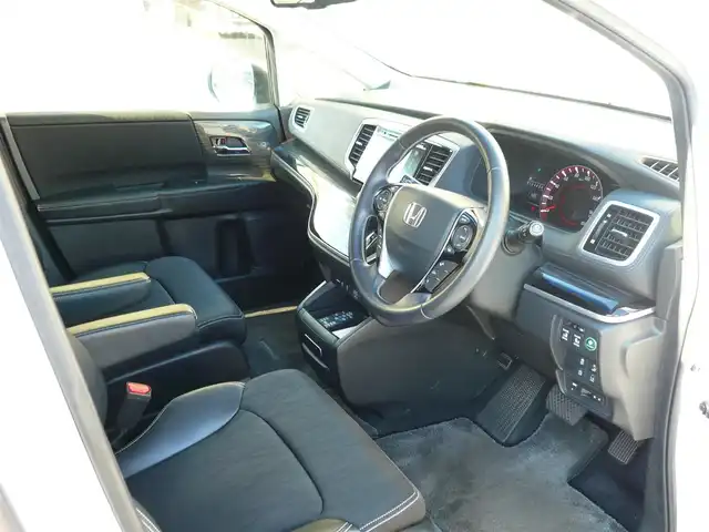 ホンダ オデッセイ アブソルート EX ADV 静岡県 2015(平27)年 6.4万km ホワイトオーキッドパール ワンオーナー/禁煙車/純正インターナビ/フリップダウンモニター/全周囲カメラ/フルセグテレビ/Bluetooth/DVD再生/USB/HDMI/ホンダセンシング/・衝突軽減ブレーキ/・ブラインドスポット/・先行車発進お知らせ/・路外逸脱抑制システム/・標識認識機能/・レーダークルーズ/オートライト/LEDヘッドライト/スマートキー/ETC/新車保証書/取扱説明書