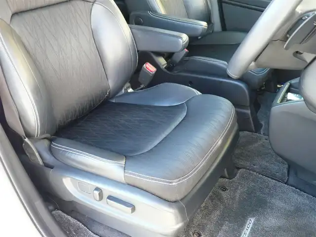 ホンダ オデッセイ アブソルート EX ADV 静岡県 2015(平27)年 6.4万km ホワイトオーキッドパール ワンオーナー/禁煙車/純正インターナビ/フリップダウンモニター/全周囲カメラ/フルセグテレビ/Bluetooth/DVD再生/USB/HDMI/ホンダセンシング/・衝突軽減ブレーキ/・ブラインドスポット/・先行車発進お知らせ/・路外逸脱抑制システム/・標識認識機能/・レーダークルーズ/オートライト/LEDヘッドライト/スマートキー/ETC/新車保証書/取扱説明書