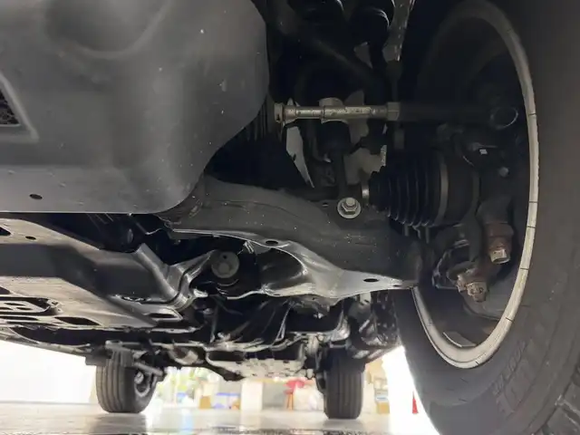トヨタ ランドクルーザー プラド TX Lパッケージ マットブラED 三重県 2023(令5)年 1.6万km ホワイトパールクリスタルシャイン 2.8L ディーゼルターボ/パートタイム4WD/MTモード付フロア6AT/【OP】純正 9インチナビ/（AM/FM/USB/iPod/Bluetooth/Miracast/CarPlay/AndroidAuto）/【OP】マルチテレインモニター（360カメラ）/ビルトイン ETC2.0/Toyota Safety Sense/・プリクラッシュセーフティ/・レーンディパーチャーアラート/・レーダークルコン/・オートハイビーム/・ロードサインアシスト/・OP:ブラインドスポットモニター＆パーキングサポートブレーキ（前後静止物・後方接近車両）/・先行車発進告知機能/・オートハイビーム/・ダウンヒルアシストコントロール*/など/装備/・OP:寒冷地仕様（リヤフォグ、補助ヒーター、バッテリー＋1コ、など）/・OP:ムーンルーフ/ブラックルーフレール/・本革シート（ニュートラルベージュ）/・シートヒーター＆ベンチレーション（D/N）/・左右独立オートエアコン/・オートライト＆ハイビーム/・LED ヘッドランプ＋フロントフォグランプ/・センターデフロック*/・2速発進機能*/・DPF手動再生機能*/・専用純正18inAW/・保/取/ナビ取/・スマートキーx2/など/*…ディーゼルのみ