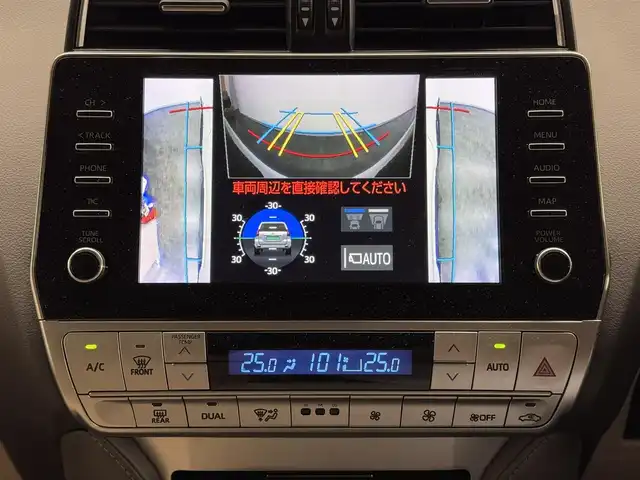 トヨタ ランドクルーザー プラド TX Lパッケージ マットブラED 三重県 2023(令5)年 1.6万km ホワイトパールクリスタルシャイン 2.8L ディーゼルターボ/パートタイム4WD/MTモード付フロア6AT/【OP】純正 9インチナビ/（AM/FM/USB/iPod/Bluetooth/Miracast/CarPlay/AndroidAuto）/【OP】マルチテレインモニター（360カメラ）/ビルトイン ETC2.0/Toyota Safety Sense/・プリクラッシュセーフティ/・レーンディパーチャーアラート/・レーダークルコン/・オートハイビーム/・ロードサインアシスト/・OP:ブラインドスポットモニター＆パーキングサポートブレーキ（前後静止物・後方接近車両）/・先行車発進告知機能/・オートハイビーム/・ダウンヒルアシストコントロール*/など/装備/・OP:寒冷地仕様（リヤフォグ、補助ヒーター、バッテリー＋1コ、など）/・OP:ムーンルーフ/ブラックルーフレール/・本革シート（ニュートラルベージュ）/・シートヒーター＆ベンチレーション（D/N）/・左右独立オートエアコン/・オートライト＆ハイビーム/・LED ヘッドランプ＋フロントフォグランプ/・センターデフロック*/・2速発進機能*/・DPF手動再生機能*/・専用純正18inAW/・保/取/ナビ取/・スマートキーx2/など/*…ディーゼルのみ