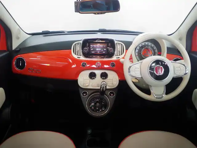 フィアット ５００ アニベルサリオ 兵庫県 2019(平31)年 2.3万km ビタミニックオレンジ 400台限定車/ガラスルーフ/クロームエンジンフードライン/クローム仕上げエクステリアミラーハウジング/FIATビンテージロゴ（フロント/リア/ステアリングホイール）/Anniversarioロゴ（リア）/16インチビンテージスタイルアルミホイール/専用ファブリックシート/専用インストルメントパネル/専用フロアマット/純正ディスプレイオーディオ/オートエアコン/Bluetooth接続/USB接続/ドラレコ前後/キセノンヘッドライト/ETC