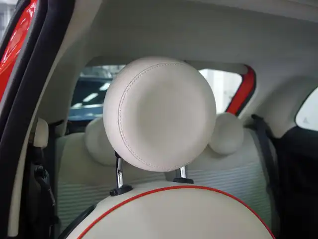 フィアット ５００ アニベルサリオ 兵庫県 2019(平31)年 2.3万km ビタミニックオレンジ 400台限定車/ガラスルーフ/クロームエンジンフードライン/クローム仕上げエクステリアミラーハウジング/FIATビンテージロゴ（フロント/リア/ステアリングホイール）/Anniversarioロゴ（リア）/16インチビンテージスタイルアルミホイール/専用ファブリックシート/専用インストルメントパネル/専用フロアマット/純正ディスプレイオーディオ/オートエアコン/Bluetooth接続/USB接続/ドラレコ前後/キセノンヘッドライト/ETC