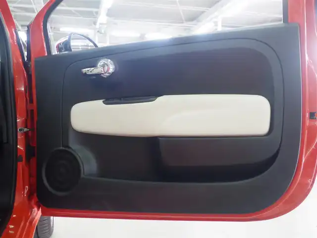 フィアット ５００ アニベルサリオ 兵庫県 2019(平31)年 2.3万km ビタミニックオレンジ 400台限定車/ガラスルーフ/クロームエンジンフードライン/クローム仕上げエクステリアミラーハウジング/FIATビンテージロゴ（フロント/リア/ステアリングホイール）/Anniversarioロゴ（リア）/16インチビンテージスタイルアルミホイール/専用ファブリックシート/専用インストルメントパネル/専用フロアマット/純正ディスプレイオーディオ/オートエアコン/Bluetooth接続/USB接続/ドラレコ前後/キセノンヘッドライト/ETC