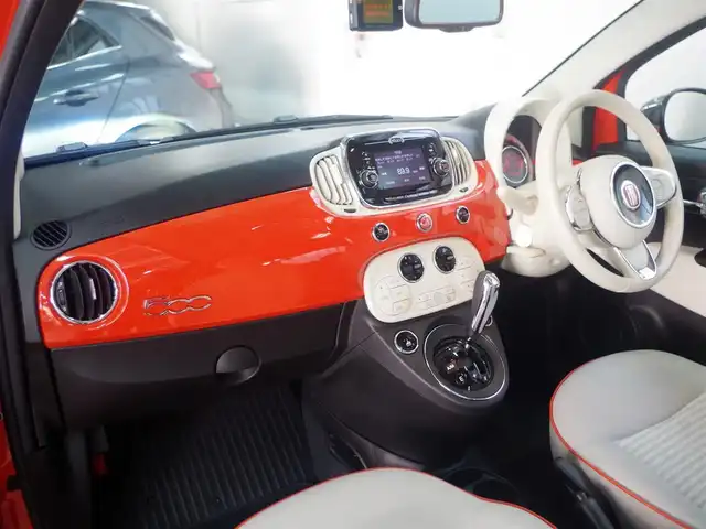 フィアット ５００ アニベルサリオ 兵庫県 2019(平31)年 2.3万km ビタミニックオレンジ 400台限定車/ガラスルーフ/クロームエンジンフードライン/クローム仕上げエクステリアミラーハウジング/FIATビンテージロゴ（フロント/リア/ステアリングホイール）/Anniversarioロゴ（リア）/16インチビンテージスタイルアルミホイール/専用ファブリックシート/専用インストルメントパネル/専用フロアマット/純正ディスプレイオーディオ/オートエアコン/Bluetooth接続/USB接続/ドラレコ前後/キセノンヘッドライト/ETC
