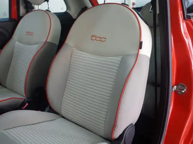 フィアット ５００ アニベルサリオ 兵庫県 2019(平31)年 2.3万km ビタミニックオレンジ 400台限定車/ガラスルーフ/クロームエンジンフードライン/クローム仕上げエクステリアミラーハウジング/FIATビンテージロゴ（フロント/リア/ステアリングホイール）/Anniversarioロゴ（リア）/16インチビンテージスタイルアルミホイール/専用ファブリックシート/専用インストルメントパネル/専用フロアマット/純正ディスプレイオーディオ/オートエアコン/Bluetooth接続/USB接続/ドラレコ前後/キセノンヘッドライト/ETC