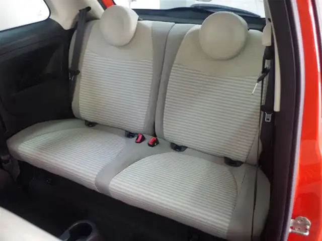 フィアット ５００ アニベルサリオ 兵庫県 2019(平31)年 2.3万km ビタミニックオレンジ 400台限定車/ガラスルーフ/クロームエンジンフードライン/クローム仕上げエクステリアミラーハウジング/FIATビンテージロゴ（フロント/リア/ステアリングホイール）/Anniversarioロゴ（リア）/16インチビンテージスタイルアルミホイール/専用ファブリックシート/専用インストルメントパネル/専用フロアマット/純正ディスプレイオーディオ/オートエアコン/Bluetooth接続/USB接続/ドラレコ前後/キセノンヘッドライト/ETC