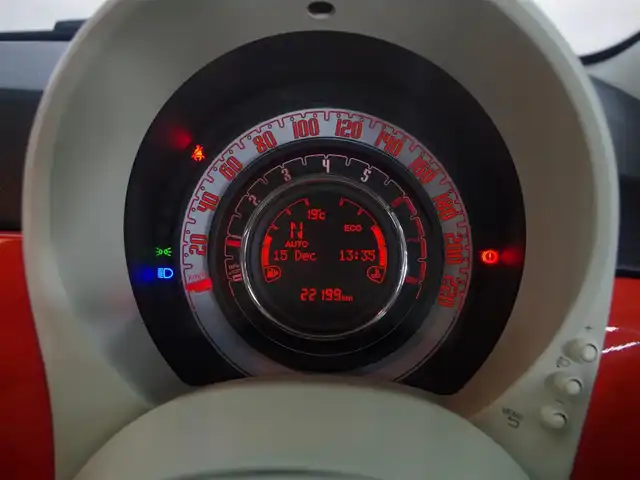 フィアット ５００ アニベルサリオ 兵庫県 2019(平31)年 2.3万km ビタミニックオレンジ 400台限定車/ガラスルーフ/クロームエンジンフードライン/クローム仕上げエクステリアミラーハウジング/FIATビンテージロゴ（フロント/リア/ステアリングホイール）/Anniversarioロゴ（リア）/16インチビンテージスタイルアルミホイール/専用ファブリックシート/専用インストルメントパネル/専用フロアマット/純正ディスプレイオーディオ/オートエアコン/Bluetooth接続/USB接続/ドラレコ前後/キセノンヘッドライト/ETC