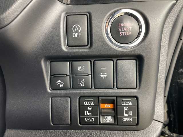 トヨタ ヴォクシー ZS 煌Ⅱ 道央・札幌 2019(平31)年 5.4万km ブラック ・4WD/・寒冷地仕様/・純正ナビ/・BT&CD&SD&フルセグTV/・バックカメラ/・両側パワースライド/・純正フリップダウンモニター/・クルーズコントロール/・ビルトインETC/・純正ドライブレコーダー/・クリアランスソナー/・LEDヘッドライト/・オートライト/・オートマチックハイビーム/・スマートキー/・積込スタッドレス社外AW付