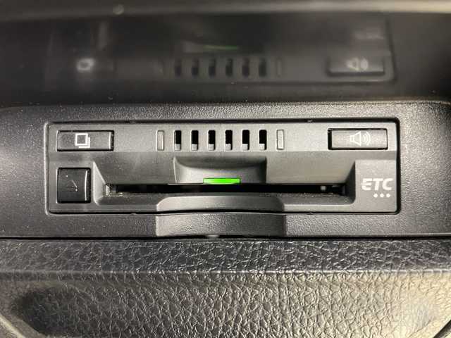 トヨタ ヴォクシー ZS 煌Ⅱ 道央・札幌 2019(平31)年 5.4万km ブラック ・4WD/・寒冷地仕様/・純正ナビ/・BT&CD&SD&フルセグTV/・バックカメラ/・両側パワースライド/・純正フリップダウンモニター/・クルーズコントロール/・ビルトインETC/・純正ドライブレコーダー/・クリアランスソナー/・LEDヘッドライト/・オートライト/・オートマチックハイビーム/・スマートキー/・積込スタッドレス社外AW付