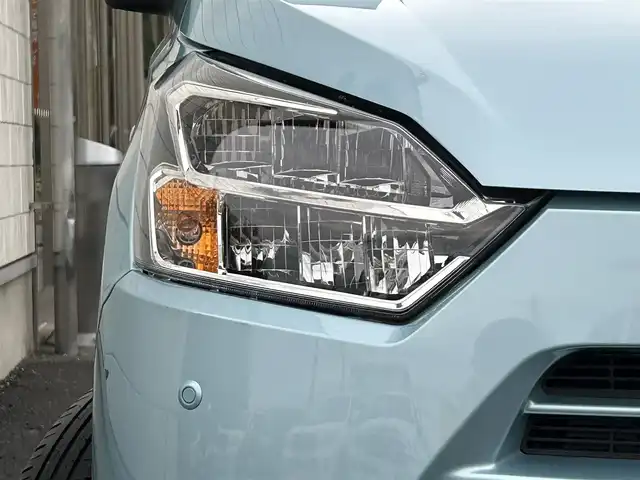 ダイハツ ミラ イース X リミテッド SAⅢ 埼玉県 2022(令4)年 0.6万km スカイブルーメタリック ・禁煙車/・登録時走行6009km/・レーダーブレーキ/・純正ナビゲーション/・CD/DVD/Bluetooth/DTV/・バックカメラ/・LEDヘッドライト/・オートハイビーム/・FRコーナーセンサー/・フロアマット/・ドアバイザー/・USBポート/・スペアキー/・新車保証書/・取扱説明書