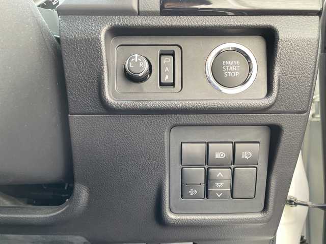 トヨタ ランドクルーザー プラド TZ－G 神奈川県 2023(令5)年 1.1万km ホワイトパールクリスタルシャイン ワンオーナー/社外アルパインナビ/（CD/DVD/AM/FM/USB/SD/BT/フルセグTV)/Apple Car Play/Android Auto/バックカメラ/前後ドライブレコーダー/ETC/パドルシフト/レーダークルーズコントロール/サイドアンダーミラー/革シート/D席メモリシート/D/N席パワーシート/D/N席エアーシート/D/N席シートヒーター/レーンキープアシスト/プリクラッシュ/前後クリアランスソナー/盗難防止装置/ダウンヒルアシストコントロール/横滑り防止装置/純正フロアマット/純正アルミホイール/電動チルト/両側サイドステップ/ルーフレール/オートライト/オートハイビーム/フォグランプ/ISOFIX/スペアキー×１/保証書/取扱説明書