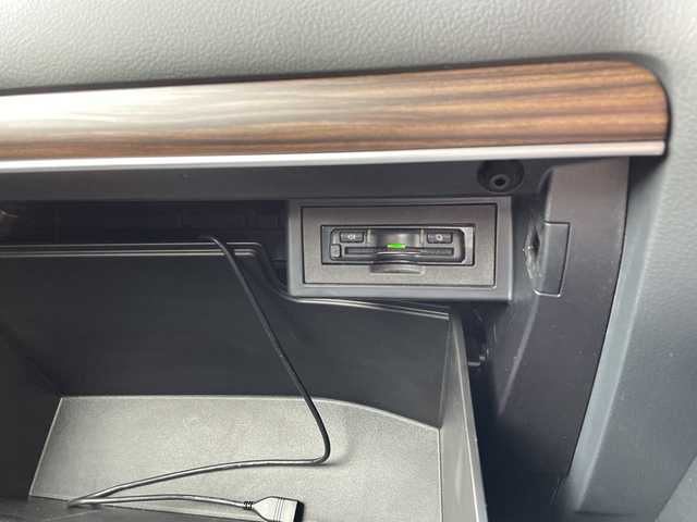 トヨタ ランドクルーザー プラド TZ－G 神奈川県 2023(令5)年 1.1万km ホワイトパールクリスタルシャイン ワンオーナー/社外アルパインナビ/（CD/DVD/AM/FM/USB/SD/BT/フルセグTV)/Apple Car Play/Android Auto/バックカメラ/前後ドライブレコーダー/ETC/パドルシフト/レーダークルーズコントロール/サイドアンダーミラー/革シート/D席メモリシート/D/N席パワーシート/D/N席エアーシート/D/N席シートヒーター/レーンキープアシスト/プリクラッシュ/前後クリアランスソナー/盗難防止装置/ダウンヒルアシストコントロール/横滑り防止装置/純正フロアマット/純正アルミホイール/電動チルト/両側サイドステップ/ルーフレール/オートライト/オートハイビーム/フォグランプ/ISOFIX/スペアキー×１/保証書/取扱説明書