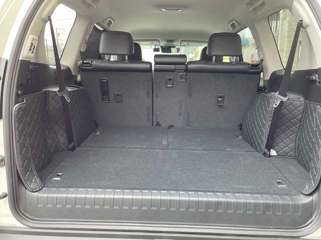 トヨタ ランドクルーザー プラド TZ－G 神奈川県 2023(令5)年 1.1万km ホワイトパールクリスタルシャイン ワンオーナー/社外アルパインナビ/（CD/DVD/AM/FM/USB/SD/BT/フルセグTV)/Apple Car Play/Android Auto/バックカメラ/前後ドライブレコーダー/ETC/パドルシフト/レーダークルーズコントロール/サイドアンダーミラー/革シート/D席メモリシート/D/N席パワーシート/D/N席エアーシート/D/N席シートヒーター/レーンキープアシスト/プリクラッシュ/前後クリアランスソナー/盗難防止装置/ダウンヒルアシストコントロール/横滑り防止装置/純正フロアマット/純正アルミホイール/電動チルト/両側サイドステップ/ルーフレール/オートライト/オートハイビーム/フォグランプ/ISOFIX/スペアキー×１/保証書/取扱説明書