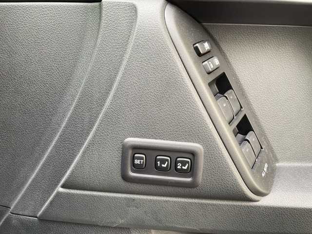 トヨタ ランドクルーザー プラド TZ－G 神奈川県 2023(令5)年 1.1万km ホワイトパールクリスタルシャイン ワンオーナー/社外アルパインナビ/（CD/DVD/AM/FM/USB/SD/BT/フルセグTV)/Apple Car Play/Android Auto/バックカメラ/前後ドライブレコーダー/ETC/パドルシフト/レーダークルーズコントロール/サイドアンダーミラー/革シート/D席メモリシート/D/N席パワーシート/D/N席エアーシート/D/N席シートヒーター/レーンキープアシスト/プリクラッシュ/前後クリアランスソナー/盗難防止装置/ダウンヒルアシストコントロール/横滑り防止装置/純正フロアマット/純正アルミホイール/電動チルト/両側サイドステップ/ルーフレール/オートライト/オートハイビーム/フォグランプ/ISOFIX/スペアキー×１/保証書/取扱説明書