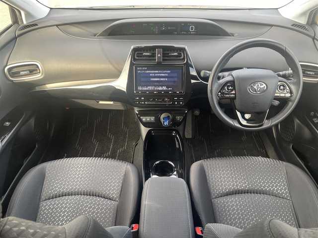 トヨタ プリウス Sセーフティプラス ツートーン 兵庫県 2018(平30)年 6.1万km パール モデリスタエアロ/モデリスタAW/ディーラーOP9インチナビ/ステアリングリモコン/クルーズコントロール（追従）/フルセグTV/Bluetoothオーディオ/バックカメラ/ETC/プリクラッシュセーフティ/前後ソナー/LEDヘッドライト