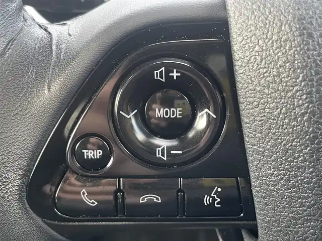 トヨタ プリウス Sセーフティプラス ツートーン 兵庫県 2018(平30)年 6.1万km パール モデリスタエアロ/モデリスタAW/ディーラーOP9インチナビ/ステアリングリモコン/クルーズコントロール（追従）/フルセグTV/Bluetoothオーディオ/バックカメラ/ETC/プリクラッシュセーフティ/前後ソナー/LEDヘッドライト