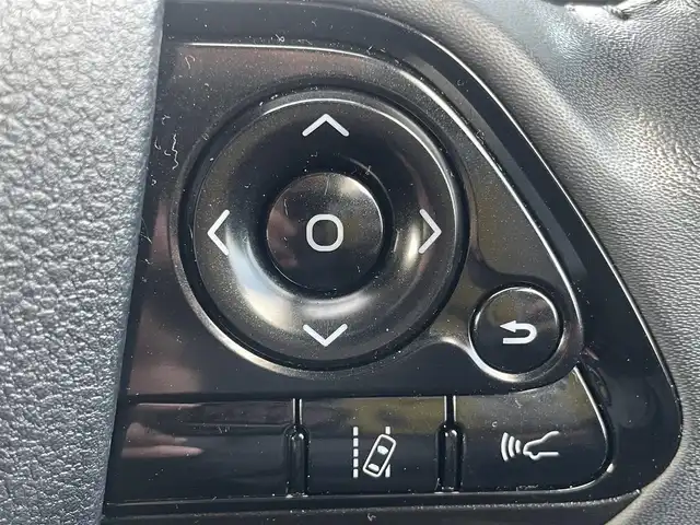 トヨタ プリウス Sセーフティプラス ツートーン 兵庫県 2018(平30)年 6.1万km パール モデリスタエアロ/モデリスタAW/ディーラーOP9インチナビ/ステアリングリモコン/クルーズコントロール（追従）/フルセグTV/Bluetoothオーディオ/バックカメラ/ETC/プリクラッシュセーフティ/前後ソナー/LEDヘッドライト