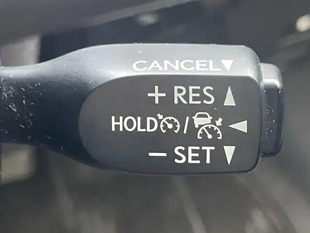 トヨタ プリウス Sセーフティプラス ツートーン 兵庫県 2018(平30)年 6.1万km パール モデリスタエアロ/モデリスタAW/ディーラーOP9インチナビ/ステアリングリモコン/クルーズコントロール（追従）/フルセグTV/Bluetoothオーディオ/バックカメラ/ETC/プリクラッシュセーフティ/前後ソナー/LEDヘッドライト