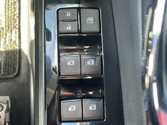 トヨタ プリウス Sセーフティプラス ツートーン 兵庫県 2018(平30)年 6.1万km パール モデリスタエアロ/モデリスタAW/ディーラーOP9インチナビ/ステアリングリモコン/クルーズコントロール（追従）/フルセグTV/Bluetoothオーディオ/バックカメラ/ETC/プリクラッシュセーフティ/前後ソナー/LEDヘッドライト