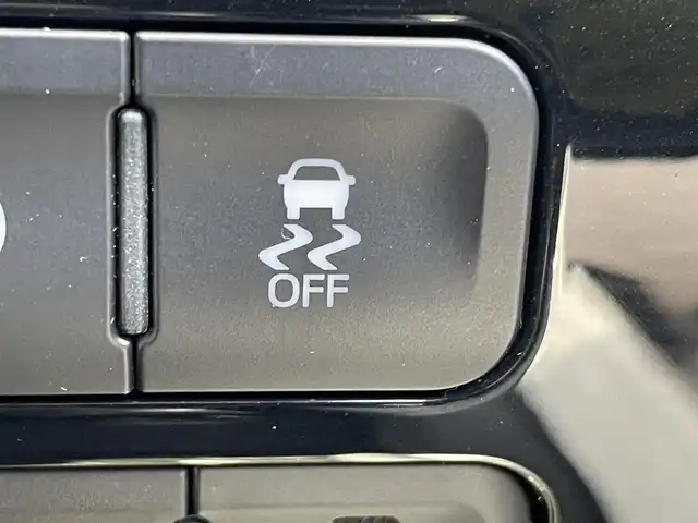 トヨタ プリウス Sセーフティプラス ツートーン 兵庫県 2018(平30)年 6.1万km パール モデリスタエアロ/モデリスタAW/ディーラーOP9インチナビ/ステアリングリモコン/クルーズコントロール（追従）/フルセグTV/Bluetoothオーディオ/バックカメラ/ETC/プリクラッシュセーフティ/前後ソナー/LEDヘッドライト