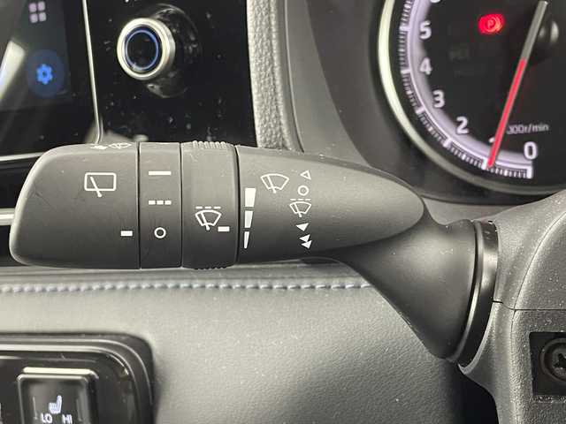 トヨタ ヴォクシー S－Z 大阪府 2024(令6)年 0.8万km ホワイトパールクリスタルシャイン トヨタセーフティーセンス/　・プリクラッシュセーフティ（PCS）/　・レーントレーシングアシスト（LTA）/　・レーンディパーチャーアラート（LDA）/　・オートマチックハイビーム（AHB）/　・プロアクティブドライビングアシスト（PDA）/ドライビングサポートパッケージ/ブラインドスポットモニター/安心降車アシスト/フロントクロストラフィックアラート/パーキングサポートブレーキ/純正10.5型ディスプレイオーディオ【CD/DVD/Bluetooth/HDMI/フルセグ】/アラウンドビューモニター/フリップダウンモニター/両側パワースライド/シートヒーター