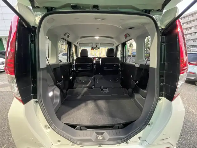 トヨタ ルーミー カスタムG－T 東京都 2017(平29)年 4.9万km パールホワイトⅢ コンフォートパッケージ/・前席シートヒーター/・前席シートバックテーブル/ナビレディパッケージ/・バックカメラ/・ステアリングスイッチ(オーディオ)/モデリスタエアロ　フロント/リアスカート/リアスポイラー/9型メモリナビ(ALPINE　X9V)/社外アンプ　(ALPINE　3553)/ターボ車/クルーズコントロール/スマートアシスト2(衝突回避支援システム)/・衝突回避支援ブレーキ機能/・衝突警報機能/・車線逸脱警報機能/・誤発進抑制制御機能/・先行者発進お知らせ機能/前後方ドライブレコーダー(ZDR015)/両側パワースライドドア/LEDヘッドライト/マルチインフォメーションディスプレイ/スペアキー×1/保証書/取扱説明書