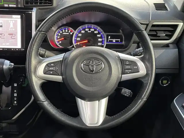 トヨタ ルーミー カスタムG－T 東京都 2017(平29)年 4.9万km パールホワイトⅢ コンフォートパッケージ/・前席シートヒーター/・前席シートバックテーブル/ナビレディパッケージ/・バックカメラ/・ステアリングスイッチ(オーディオ)/モデリスタエアロ　フロント/リアスカート/リアスポイラー/9型メモリナビ(ALPINE　X9V)/社外アンプ　(ALPINE　3553)/ターボ車/クルーズコントロール/スマートアシスト2(衝突回避支援システム)/・衝突回避支援ブレーキ機能/・衝突警報機能/・車線逸脱警報機能/・誤発進抑制制御機能/・先行者発進お知らせ機能/前後方ドライブレコーダー(ZDR015)/両側パワースライドドア/LEDヘッドライト/マルチインフォメーションディスプレイ/スペアキー×1/保証書/取扱説明書