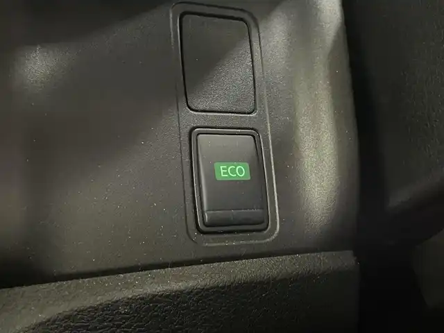 日産 セレナ ハイウェイスター V 道央・札幌 2021(令3)年 4.1万km アズライトブルー ・4WD/・社外ナビ/フルセグTV/CD/SD/BT/・アラウンドビューモニター/・デジタルインナーミラー/・ドライブレコーダー/・純正エンジンスターター/・両側パワースライドドア/・プロパイロット/・エマージェンシーブレーキ/・車線逸脱防止支援/・後側方衝突防止支援/・パーキングセンサー/・クロストラフィックアラート/・アイドリングストップ/・ETC/・LEDヘッドライト/・LEDフォグ/・プッシュスタート/・インテリジェントキー/・ドアバイザー/・電格ミラー