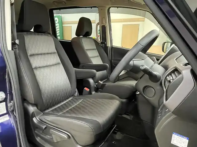 日産 セレナ ハイウェイスター V 道央・札幌 2021(令3)年 4.1万km アズライトブルー ・4WD/・社外ナビ/フルセグTV/CD/SD/BT/・アラウンドビューモニター/・デジタルインナーミラー/・ドライブレコーダー/・純正エンジンスターター/・両側パワースライドドア/・プロパイロット/・エマージェンシーブレーキ/・車線逸脱防止支援/・後側方衝突防止支援/・パーキングセンサー/・クロストラフィックアラート/・アイドリングストップ/・ETC/・LEDヘッドライト/・LEDフォグ/・プッシュスタート/・インテリジェントキー/・ドアバイザー/・電格ミラー