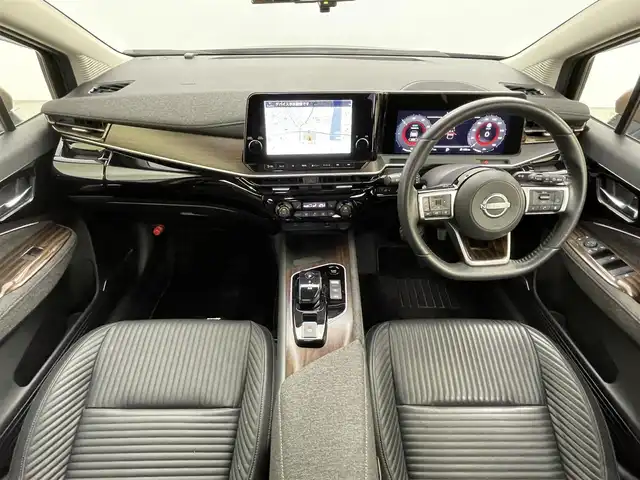 日産 オーラ G レザーエディション 岡山県 2022(令4)年 2.7万km ミッドナイトブラック/サンライズカッパー 純正９インチナビ/【Bluetooth/フルセグTV/Carplay/USB】/ＢＯＳＥプレミアムサウンド/アラウンドビューモニター/デジタルインナーミラー/プロパイロット/前席シートヒーター/ステアリングヒーター/純正ドライブレコーダー（前）/ビルトインＥＴＣ２．０/ＬＥＤヘッドライト/オートハイビーム/フォグランプ/ワイヤレス充電/ＴＶキャンセラー/純正17インチアルミホイール/レザーシート