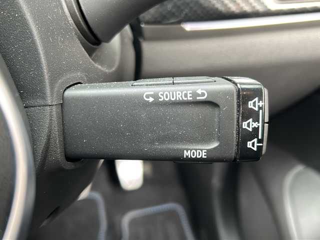 ルノー ルノー アルカナ RSライン マイルドハイブリッド 広島県 2023(令5)年 0.9万km パール 純正ディスプレイオーディオ/BT/AppleCarPlay/AndoroidAuto/全方位カメラ/アクティブブレーキ/車間距離警告/標識認識/レーンキープアシスト/死角警告/パドルシフト/シートヒーター/パワーシート/ステアリングヒーター/パドルシフト/置くだけ充電/ステアリングスイッチ/LEDヘッドライト/オートライト/スマートキー/プッシュスタート/ETC/純正フロアマット/純正アルミホイール/保証書・取扱説明書