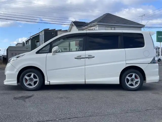 ホンダ ステップワゴン スパーダ S Z HDDナビ 道央・札幌 2008(平20)年 14.7万km プレミアムホワイトパール ４WD/純正ディーラーOPナビ/AM/FM/ワンセグ/バックカメラ/ECONモード/片側パワースライドドア/ステアリングリモコン/リモコンキー/HIDヘッドライト/フォグランプ/電動格納ミラー/ヒーテッドドアミラー/ウィンカーミラー/純正フロアマット/ドアバイザー/スペアキー/純正エンジンスターター